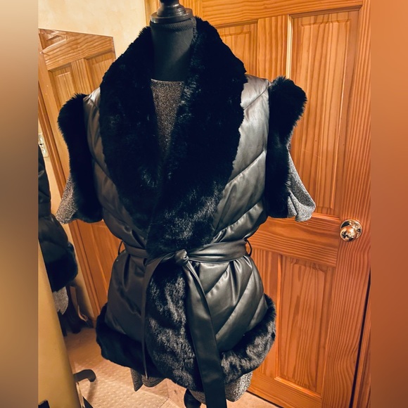 Black faux fur and faux leather belted gilet (vest) - Picture 3 of 4